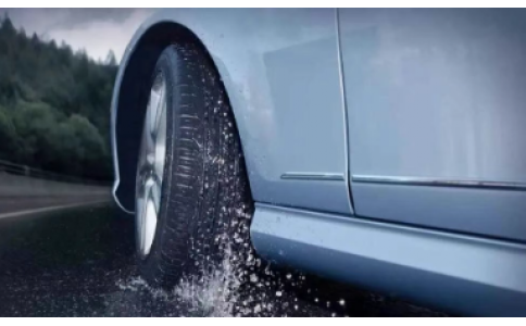 這6個(gè)雨天行車(chē)技巧，駕校絕不會(huì)告訴你