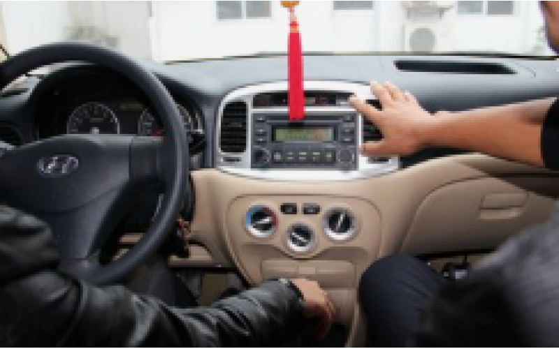 斑馬線行人闖紅燈不禮讓扣分嗎