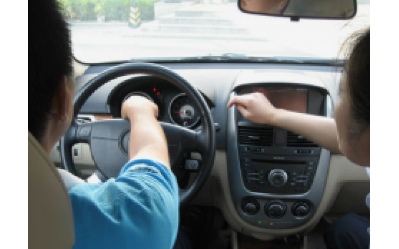 陪駕不是有駕照就能當(dāng)