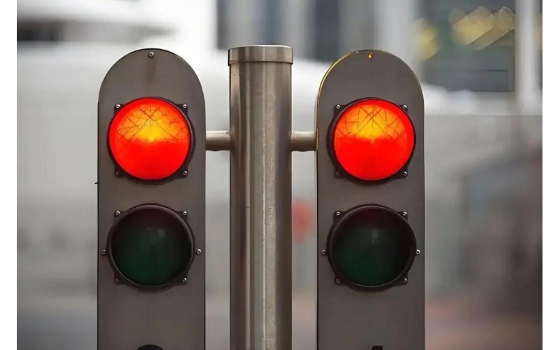 駕駛讓速不讓道、讓右先行、臨崖靠崖&mdash;&mdash;老司機(jī)的5條技巧