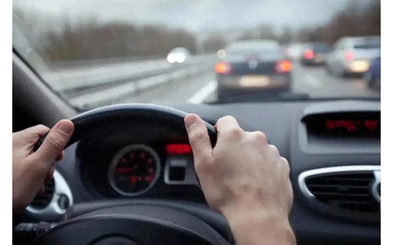 高速別扎堆、路口不超齊頭車：7 個(gè)細(xì)節(jié)讓事故率直降 80%