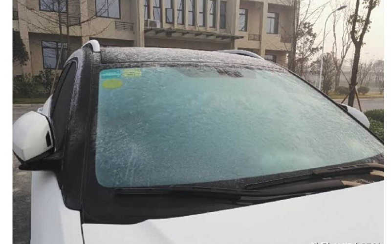 早上前擋風(fēng)玻璃結(jié)冰，有什么方法快速除掉？